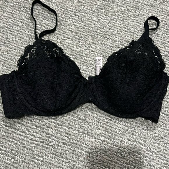 Victoria’s Secret bra - Picture 1 of 3